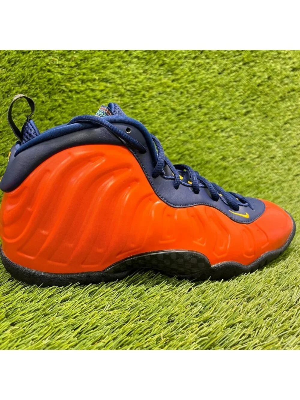 Nike Air Foamposite One Boys Size 7Y Orange Athletic Basketball Shoes Sneakers